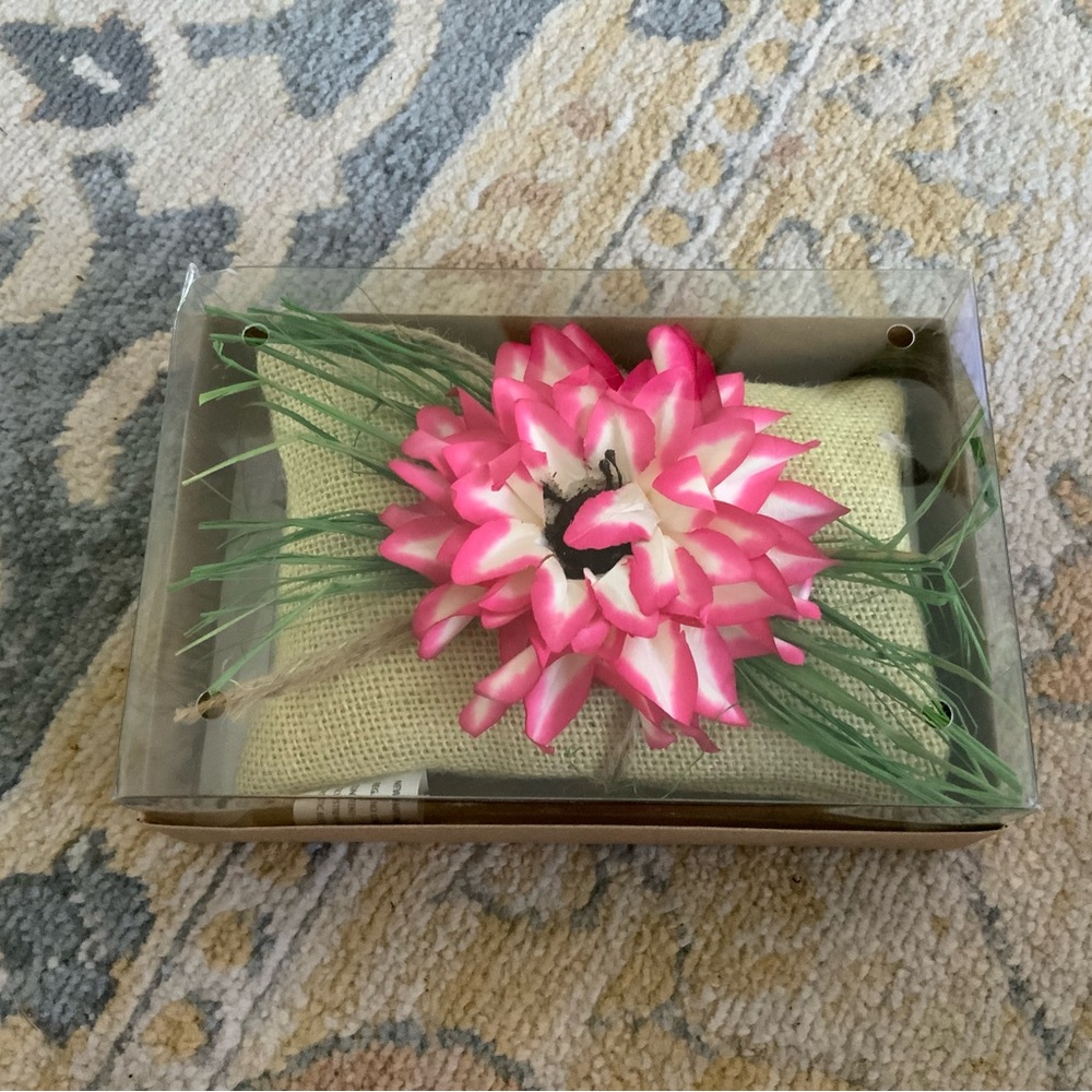 Floral scented sachet